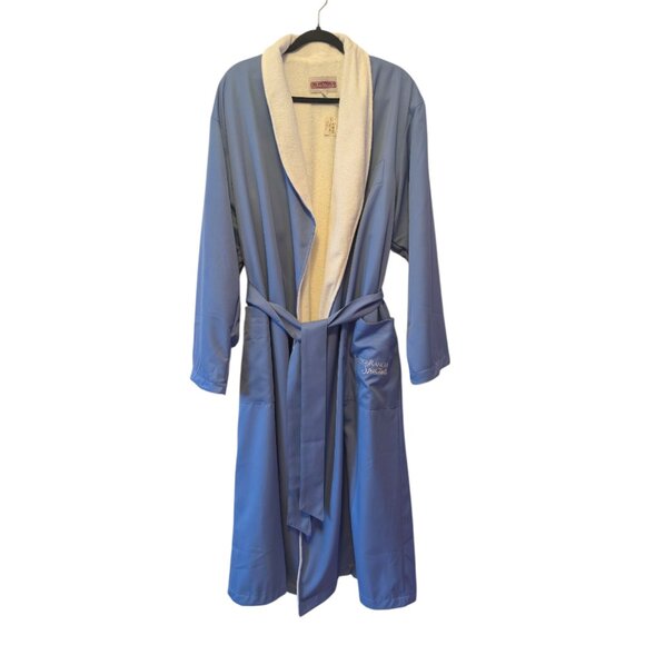Canyon Ranch Spa Robe – Venetian Hotel Luxury Edition - Picture 1 of 3